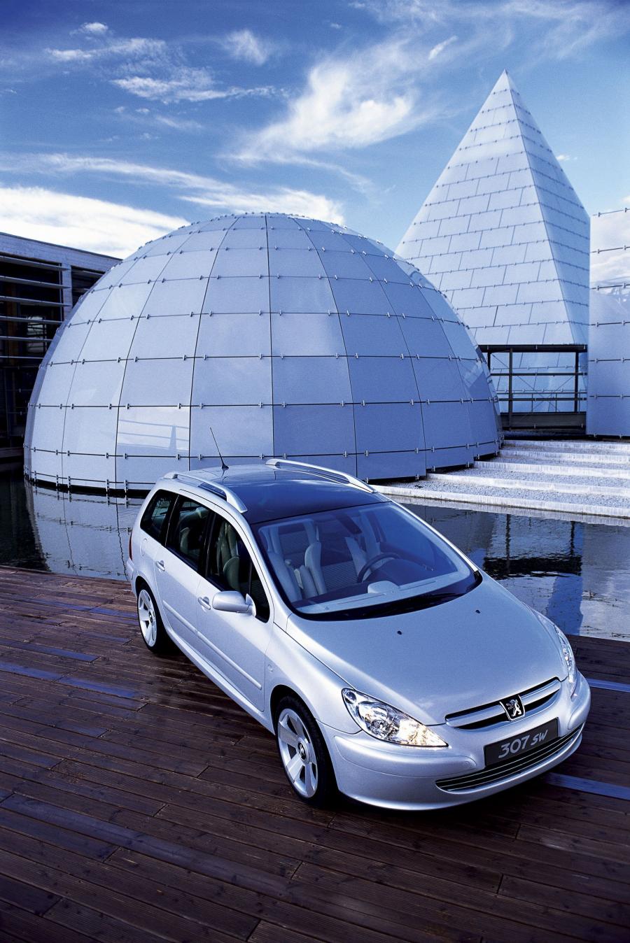  Peugeot 307 SW 2001 года  (фото 7 из 10)